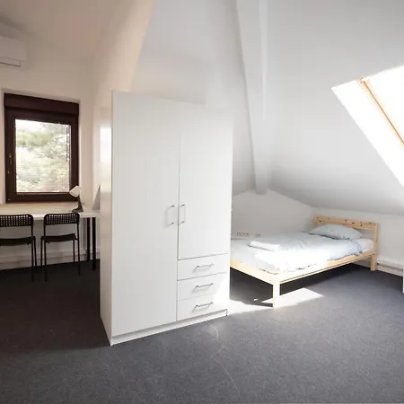 Goldenlion Apartment *